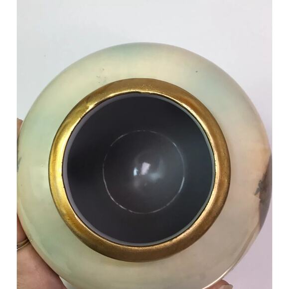 Vintage 8" House of LLoyd Vase Decoupage Porcelain with gold Trim girls flute - Picture 2 of 7